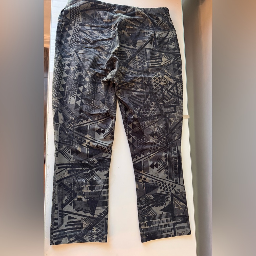 Reebok Black and Gray Patterned Leggings